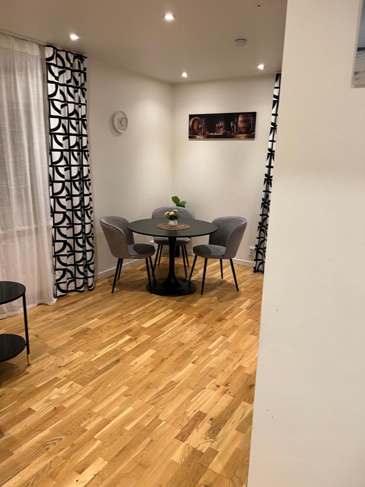 Noah Longstay Apartment Vasteras Exterior foto
